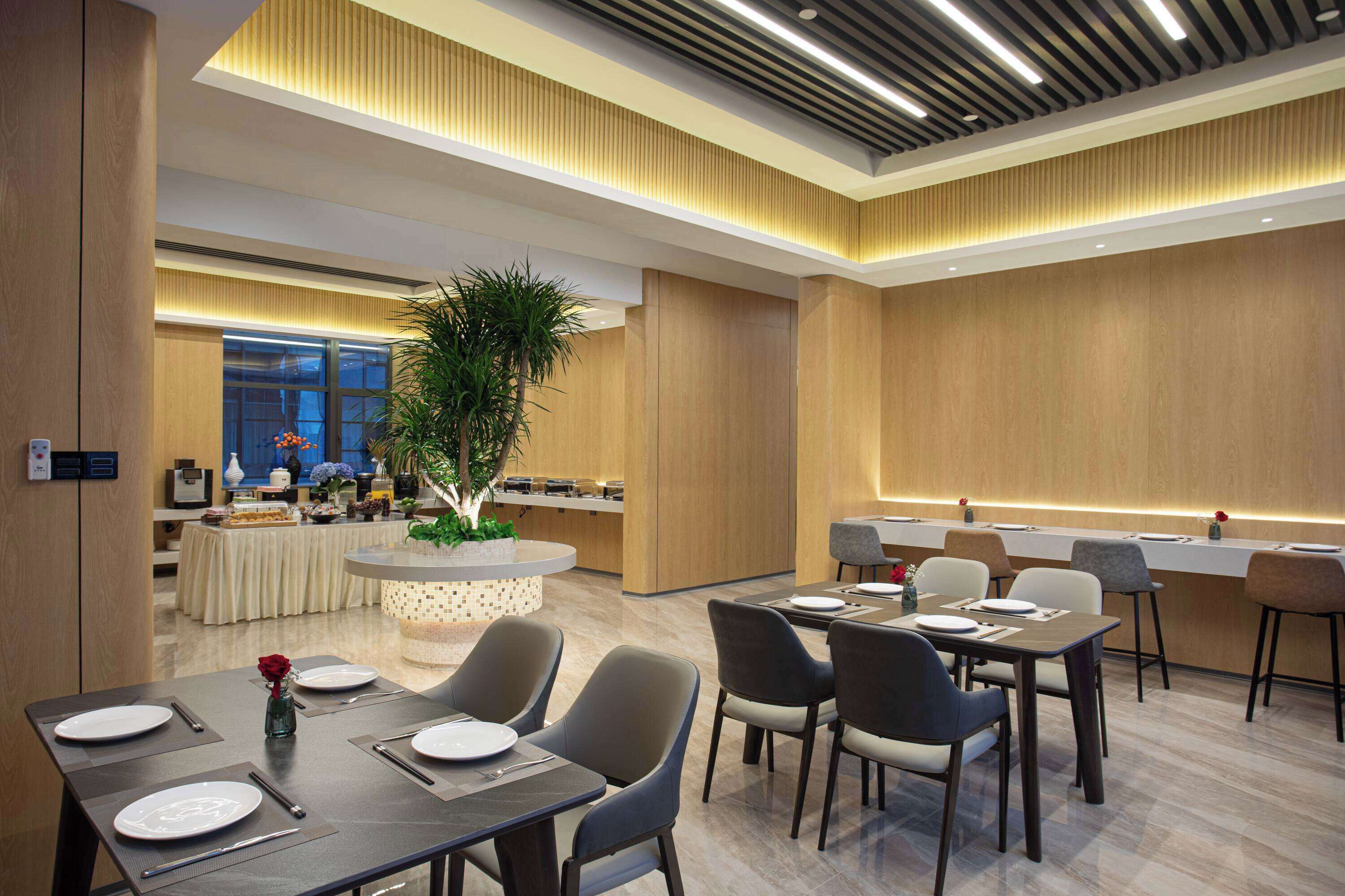 Days Inn By Wyndham Kunming Wujiaba 2*