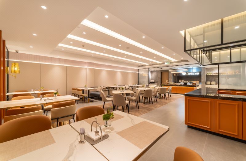 Homeinn Plus Hotel (Cangzhou Municipal Government Qingfeng Building) 3*