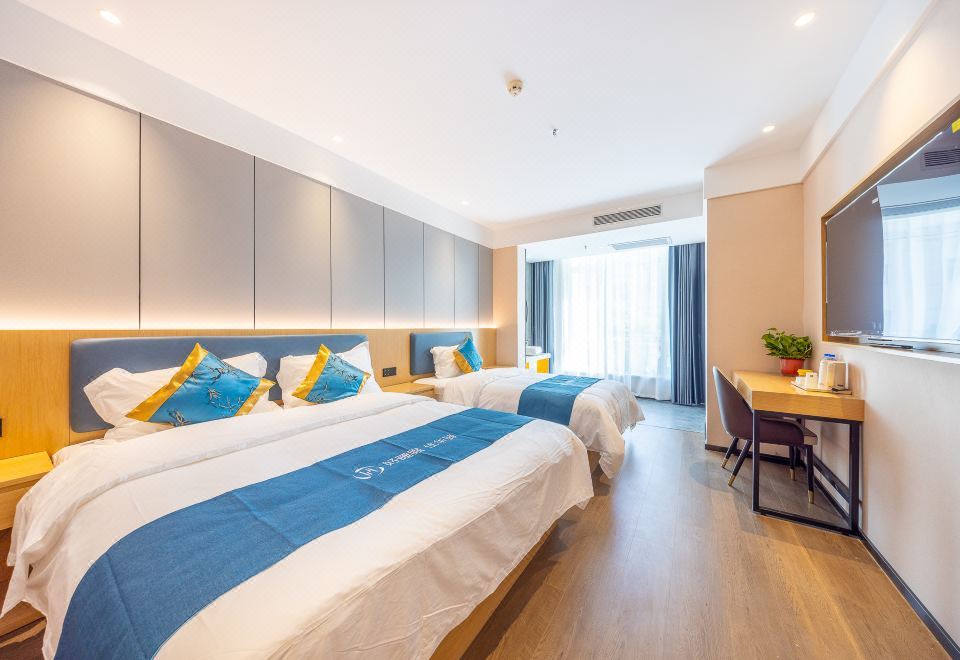 UP Hua Yi Hao Shui Hotel (Lanzhou High-Speed Rail West Station Zhongtianjian Plaza)?. 2*