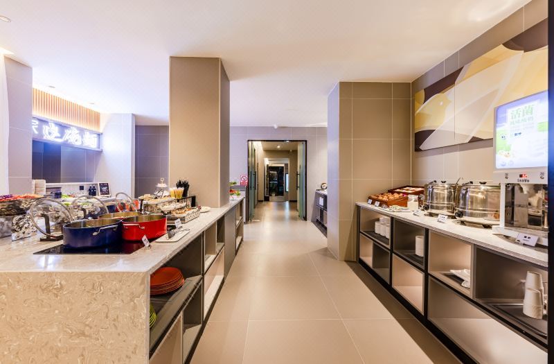 Homeinn Selected Hotel (Dali Erhai Park West Gate Railway Station) 3*
