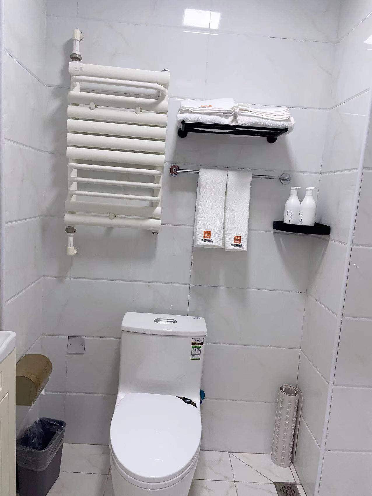 Home Inn Huayi Hotel (Lanzhou Olympic Sports Center Tianqi Cultural Tourism Park) 2*