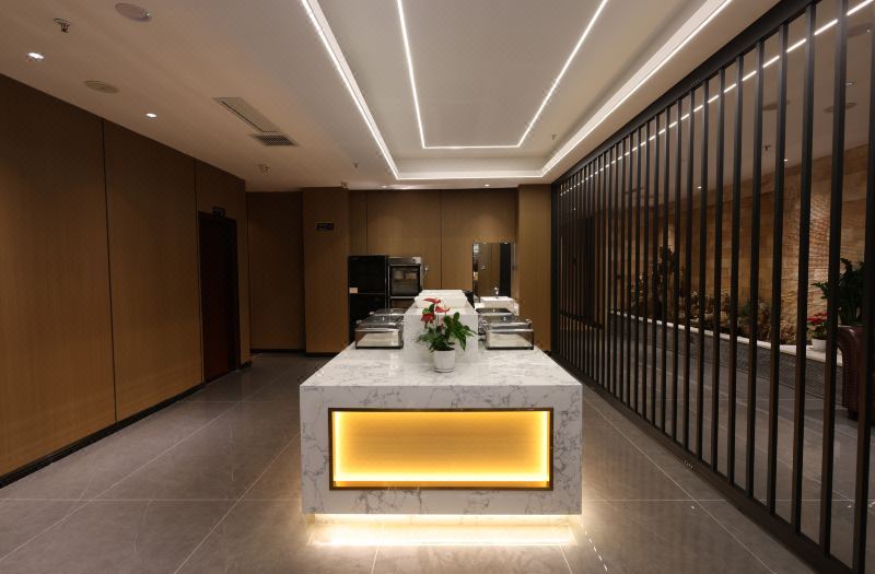 Huayi Selected Hotel (Chongqing Tea Garden Light Rail Station Store) 2*