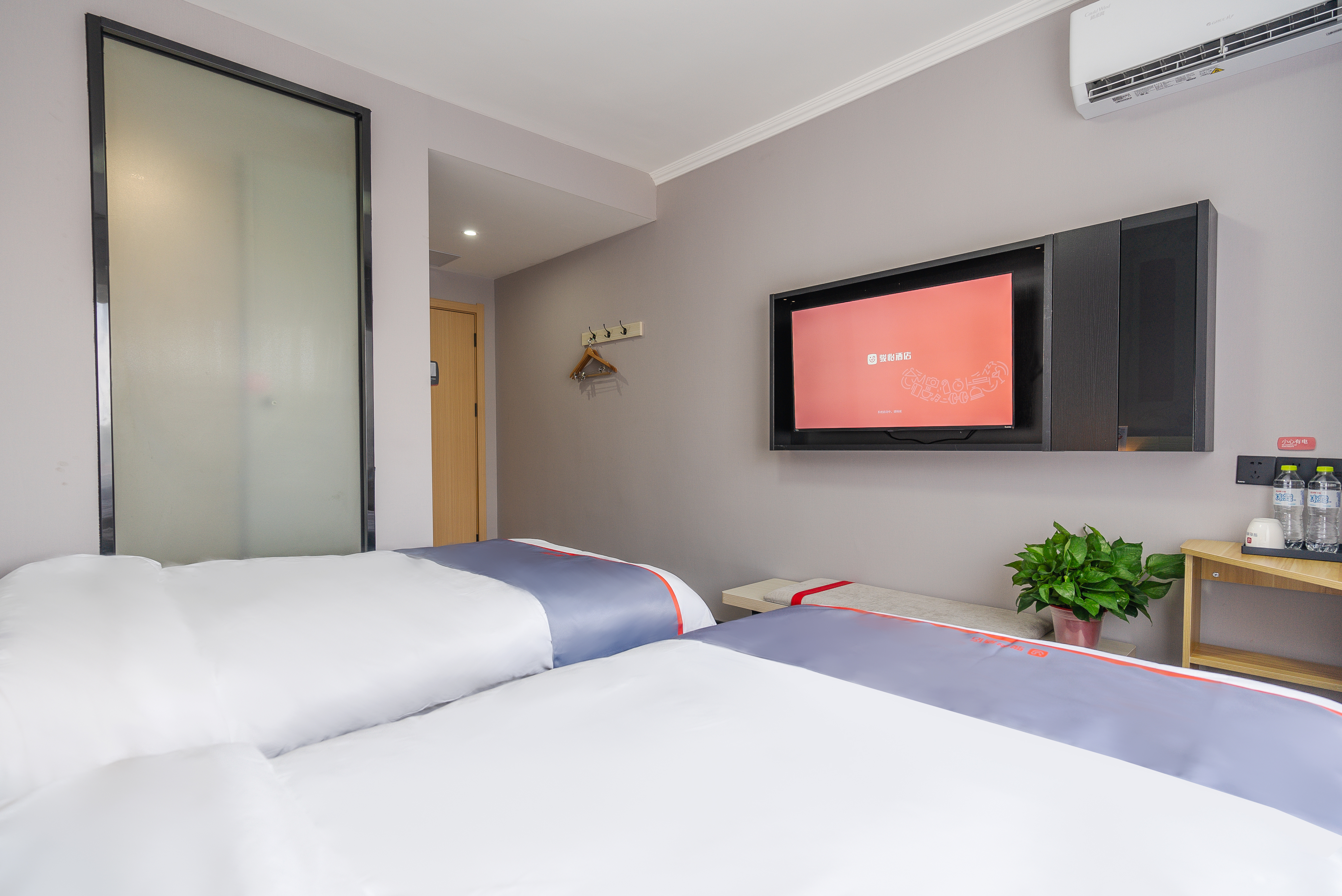Junyi Chain Hotel (Qingdao Jimo Lingshan Street) 2*