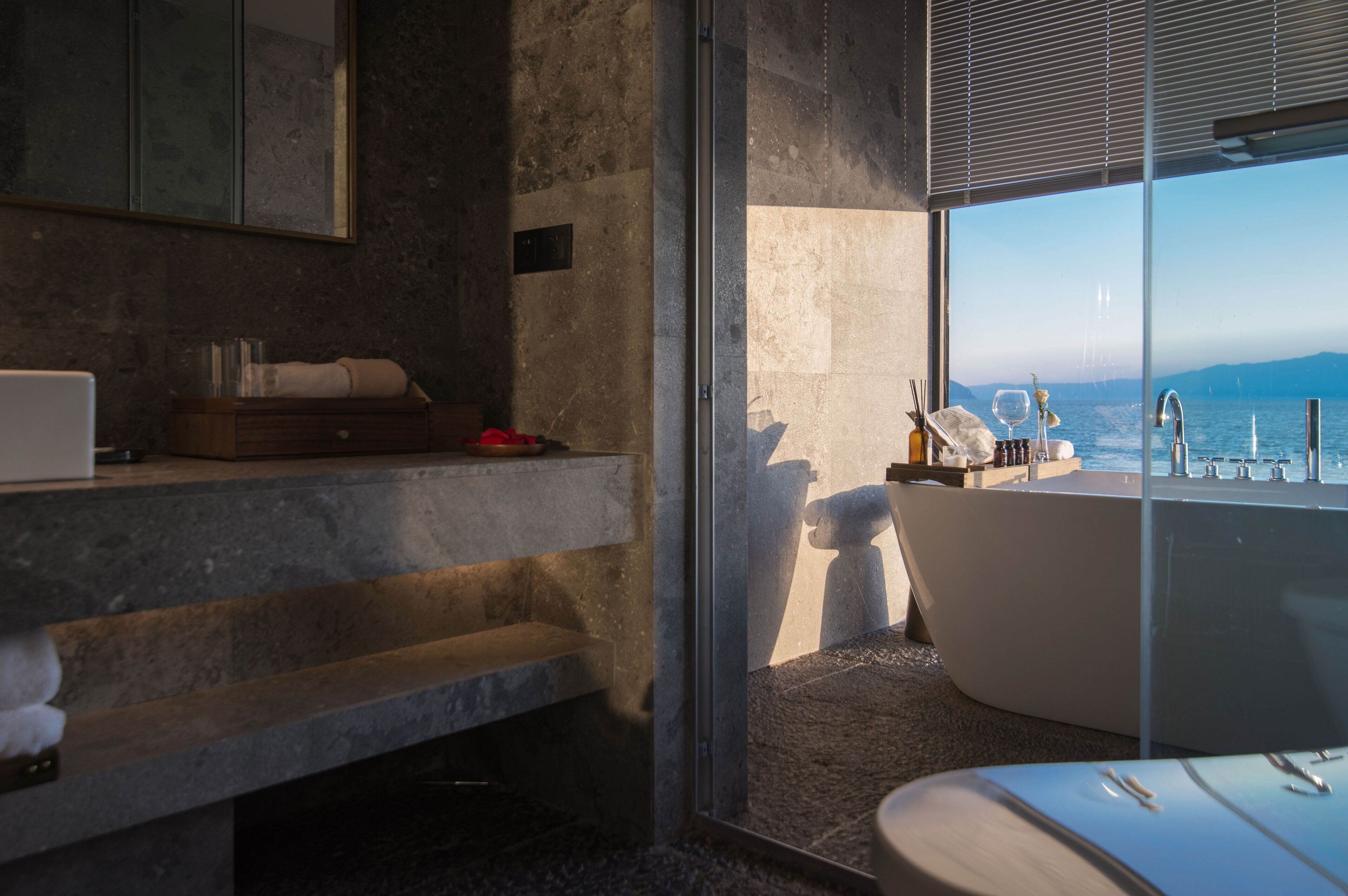 Yakamoz Erhai Hotel 3*