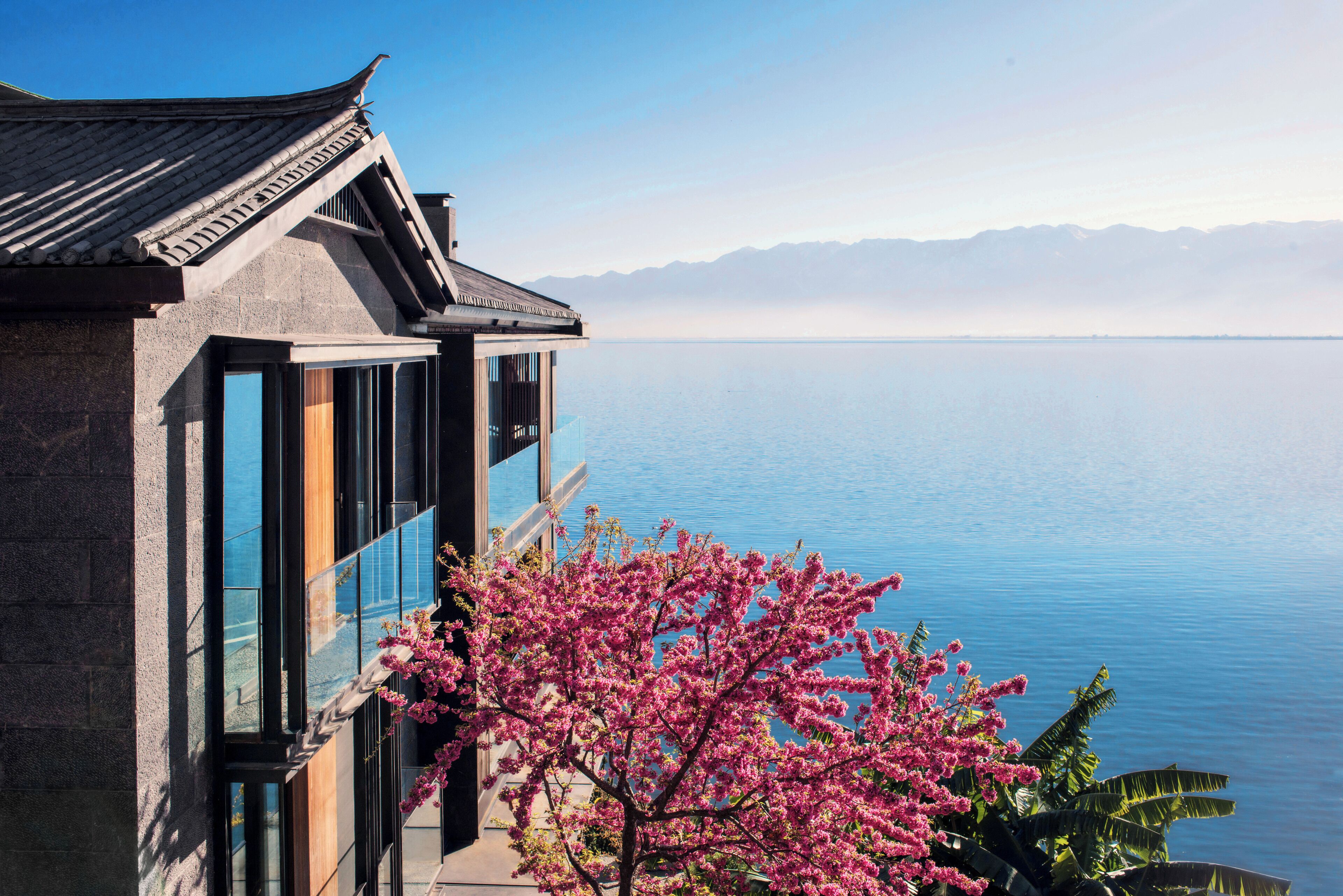 Yakamoz Erhai Hotel 3*
