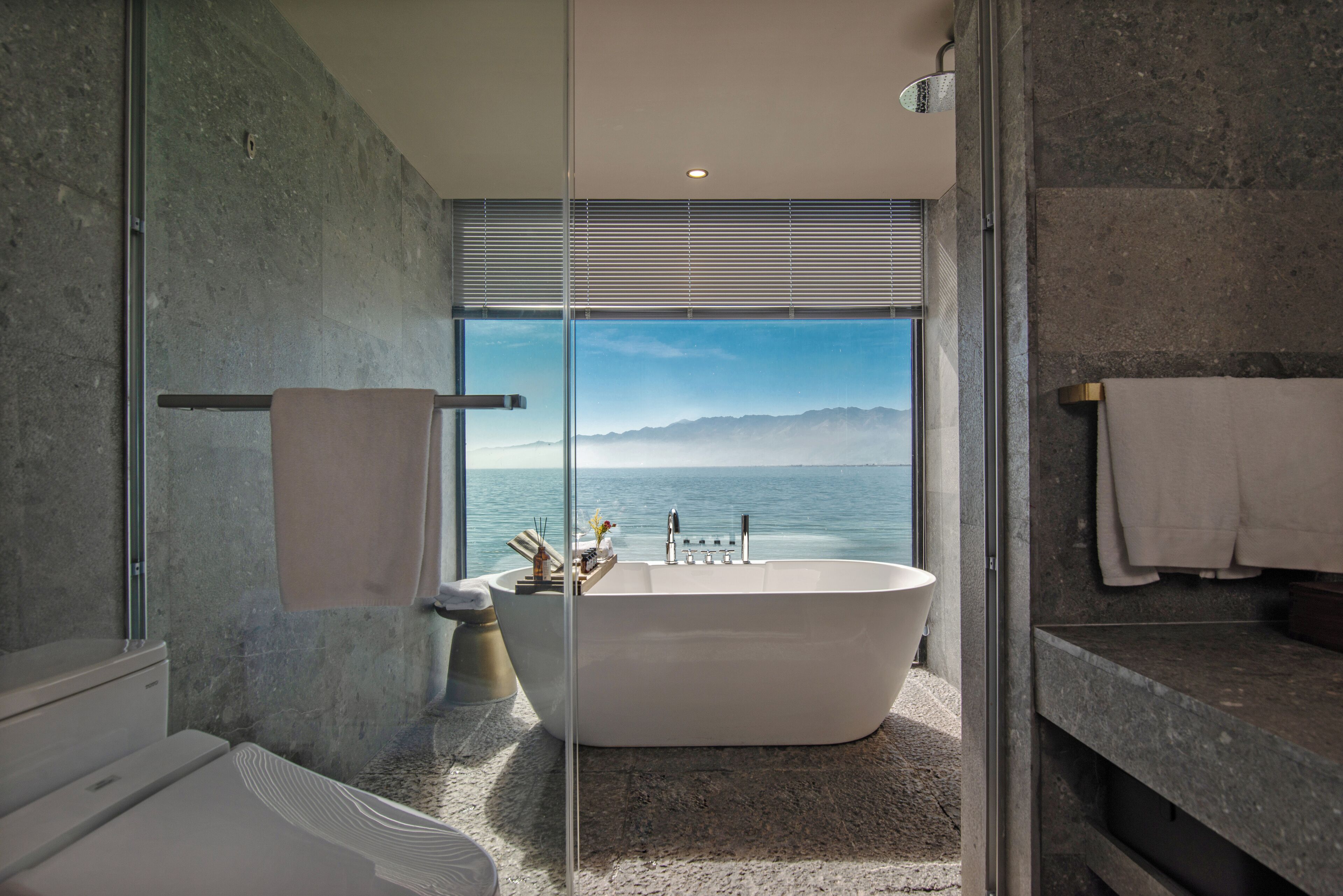 Yakamoz Erhai Hotel 3*