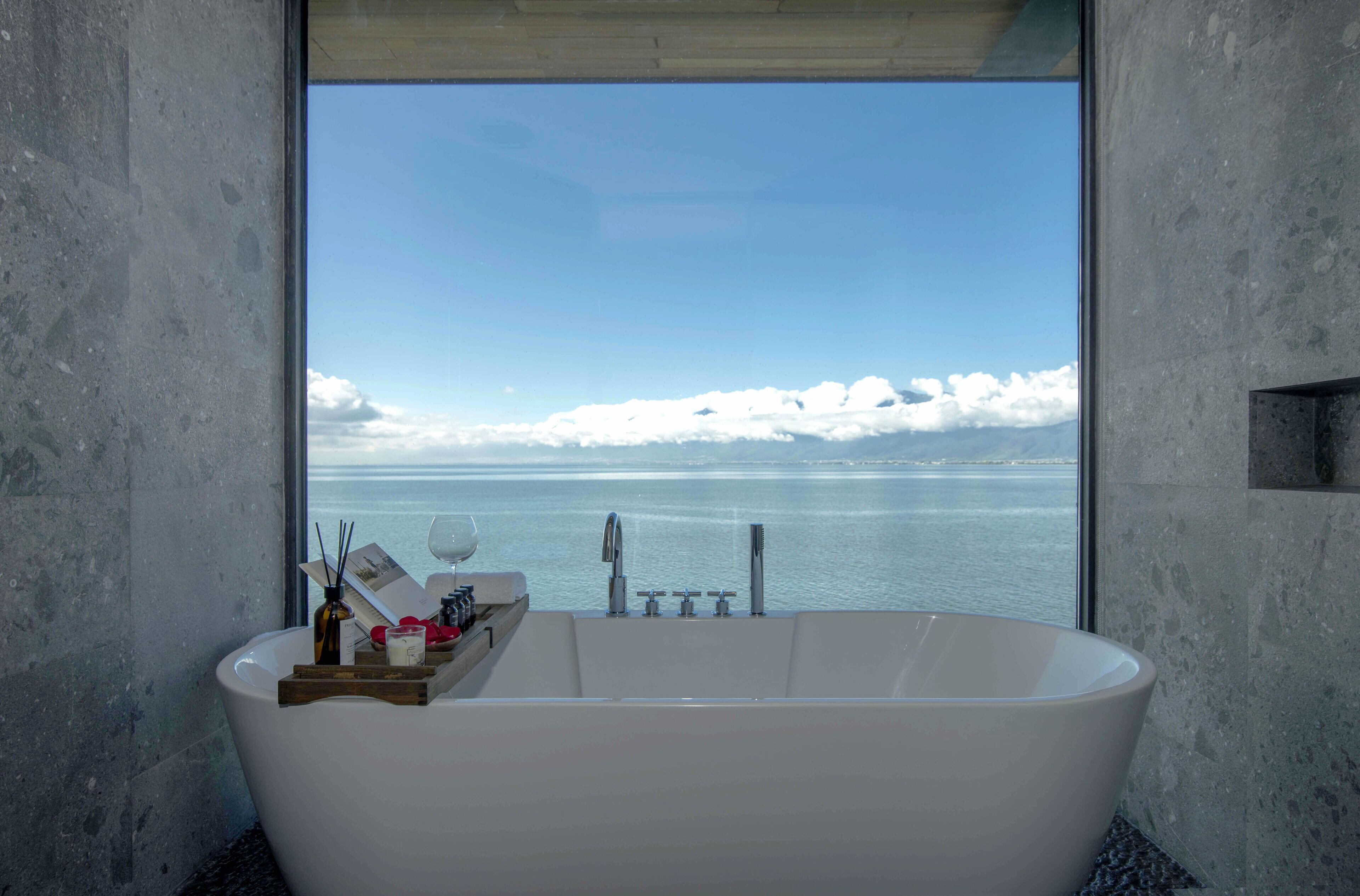 Yakamoz Erhai Hotel 3*
