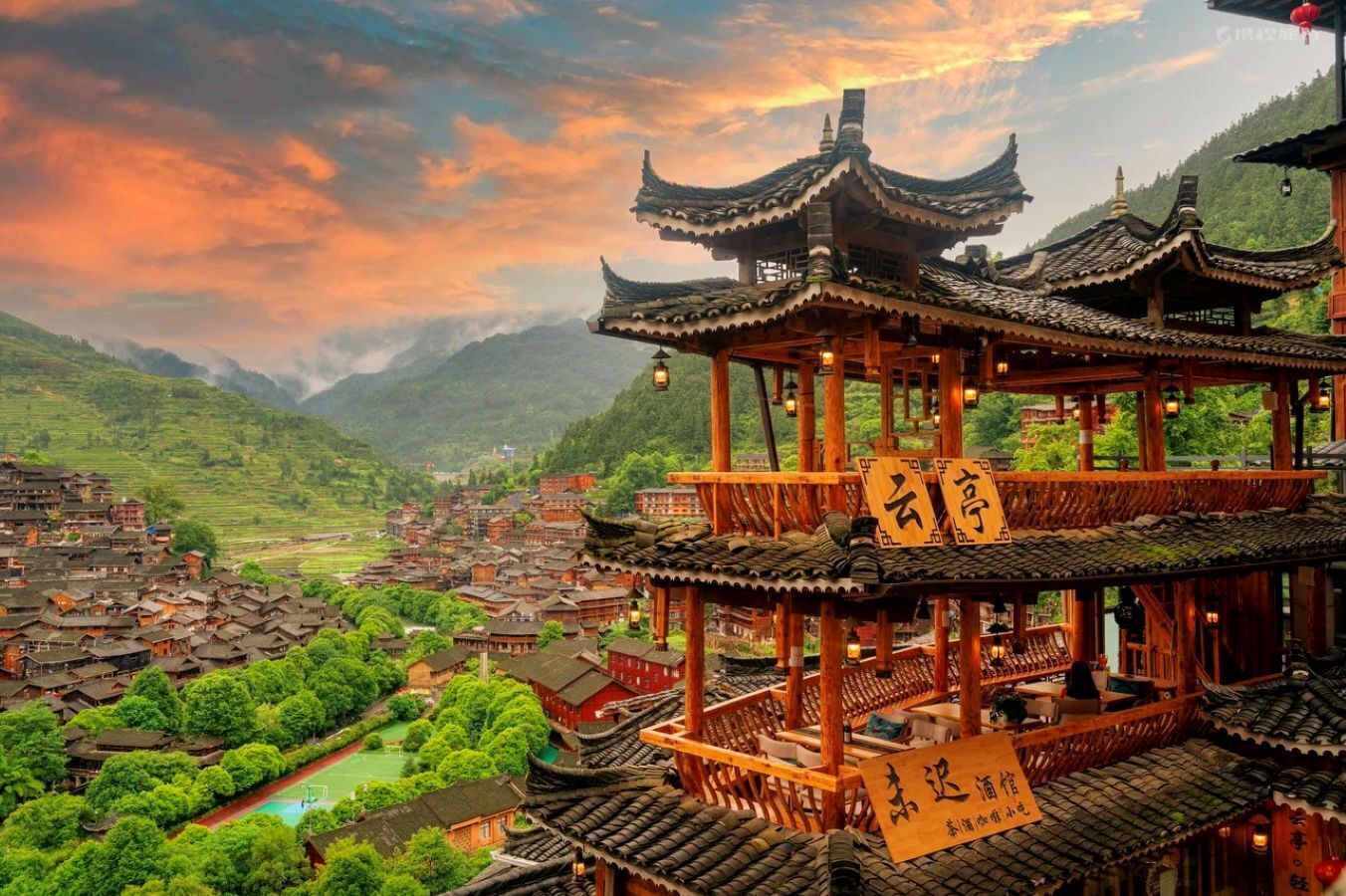 Xijiang Yunting Light Luxury Panoramic 3*