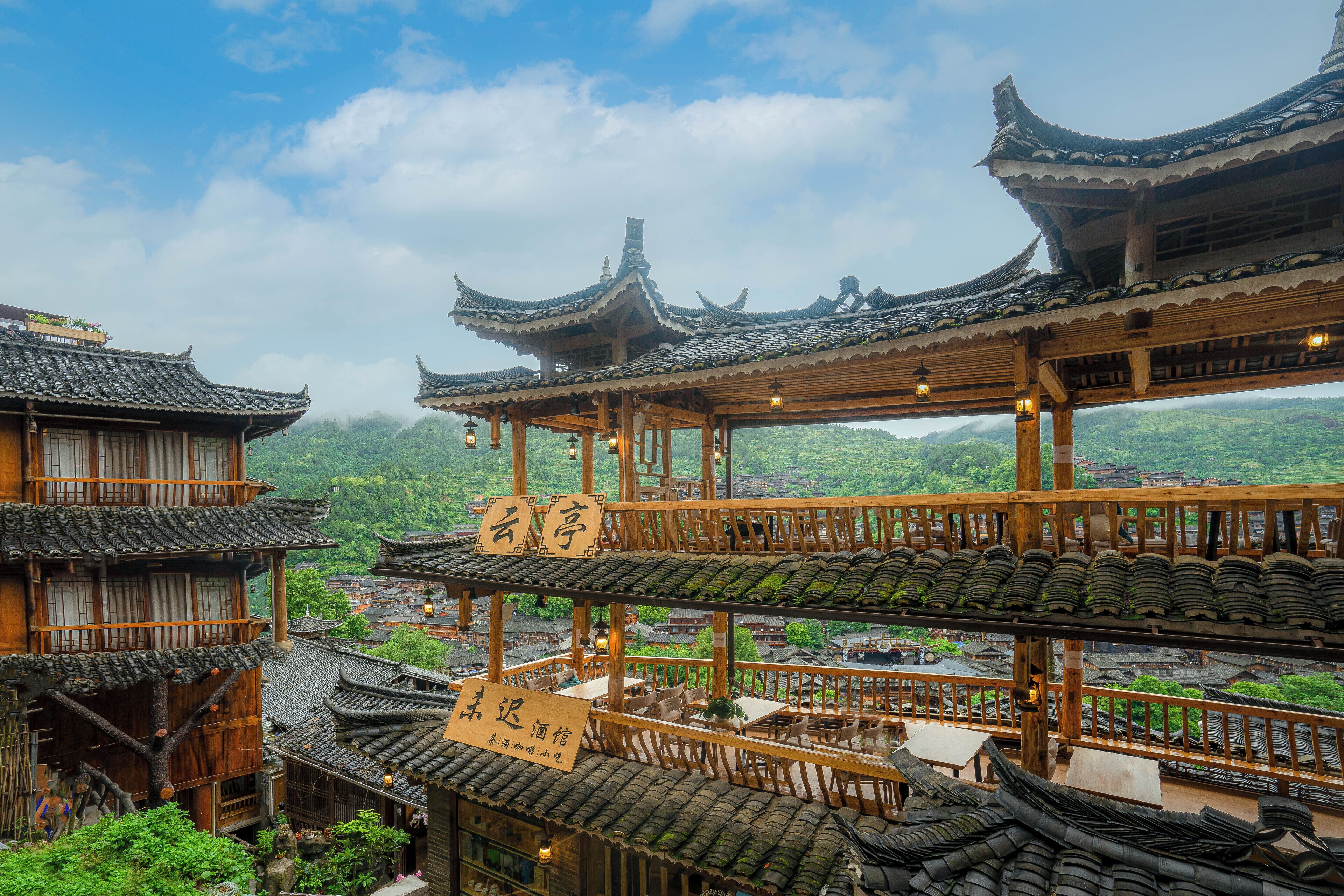 Xijiang Yunting Light Luxury Panoramic 3*