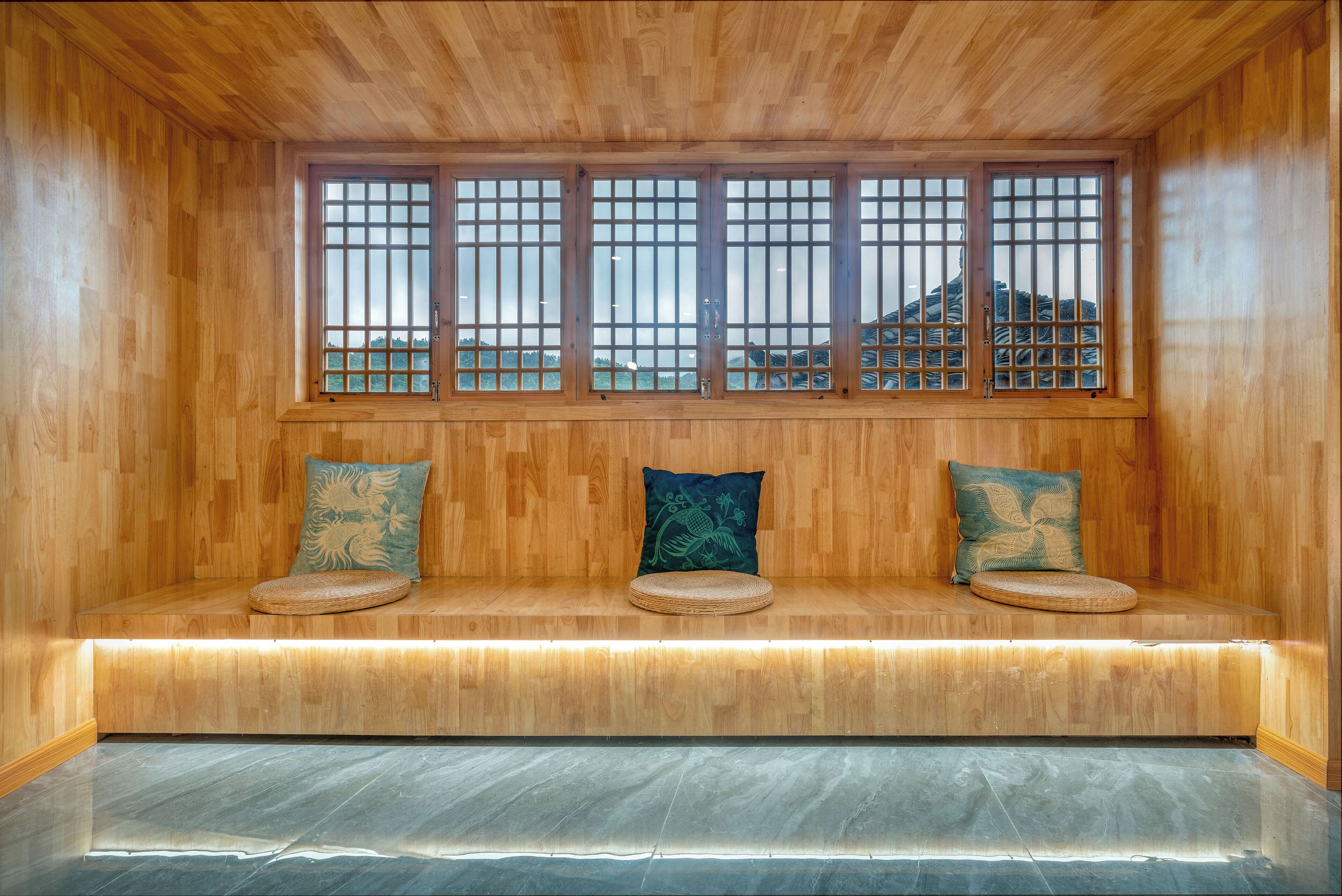 Xijiang Yunting Light Luxury Panoramic 3*