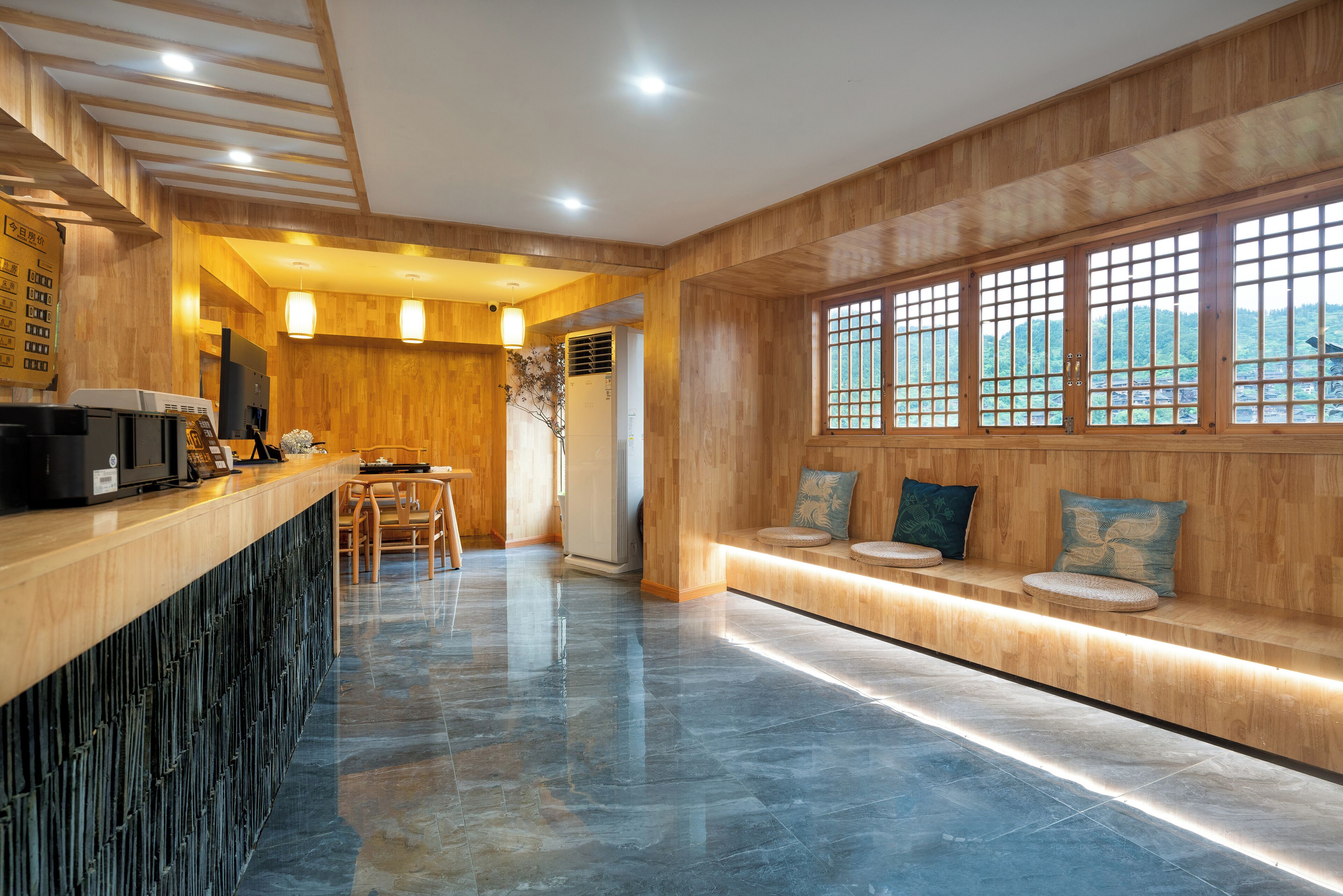 Xijiang Yunting Light Luxury Panoramic 3*