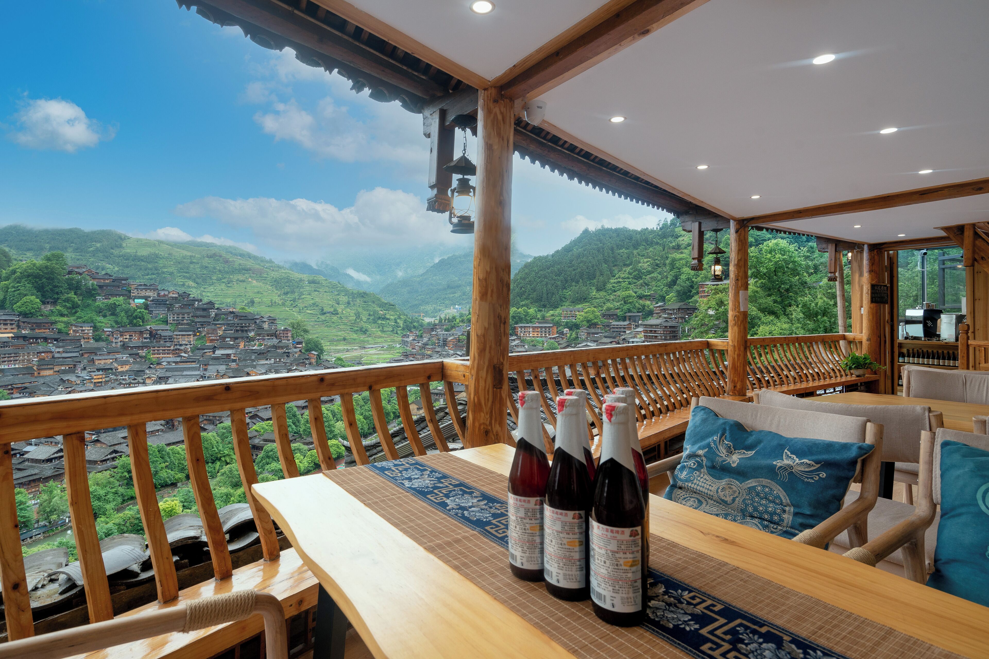 Xijiang Yunting Light Luxury Panoramic 3*