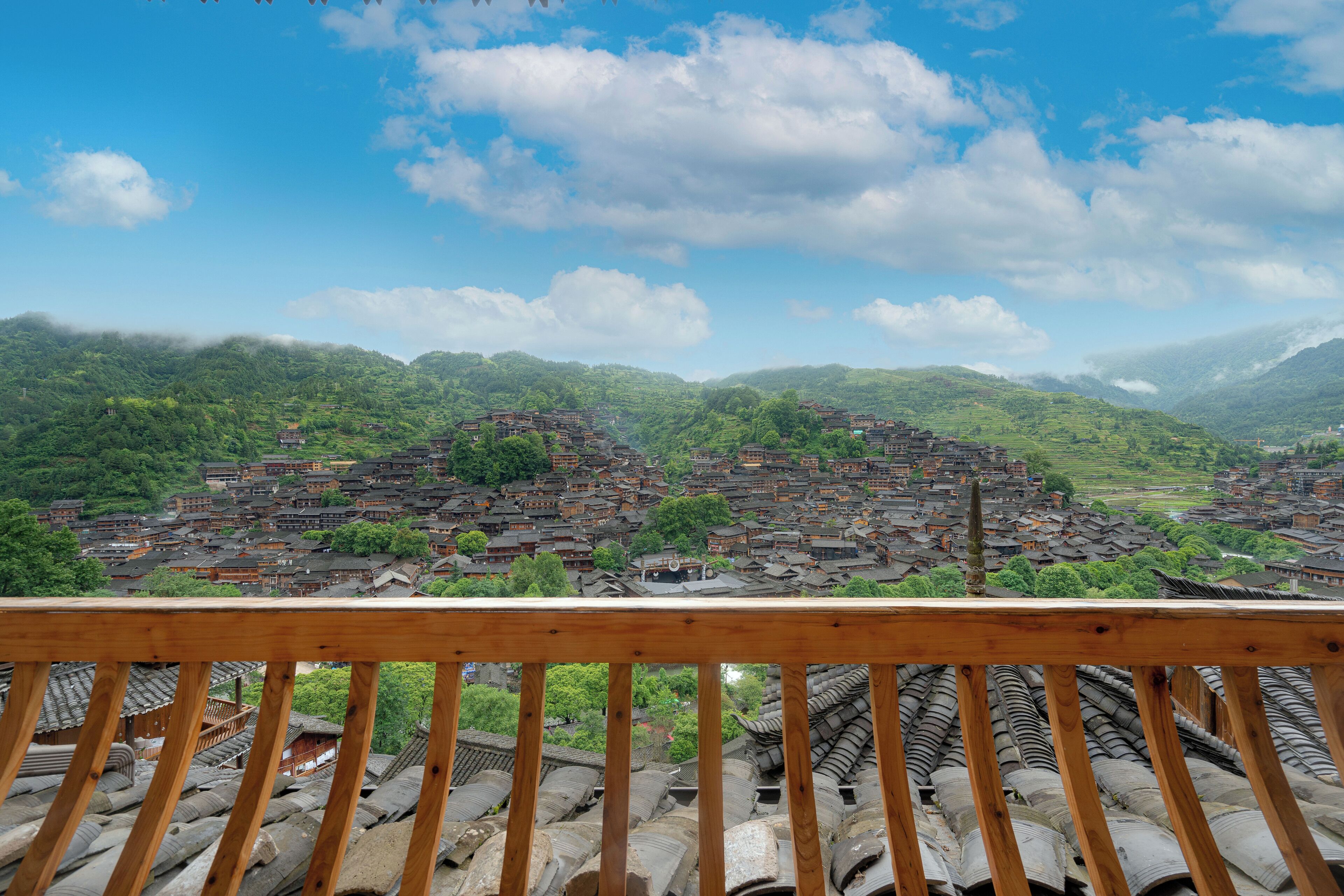 Xijiang Yunting Light Luxury Panoramic 3*
