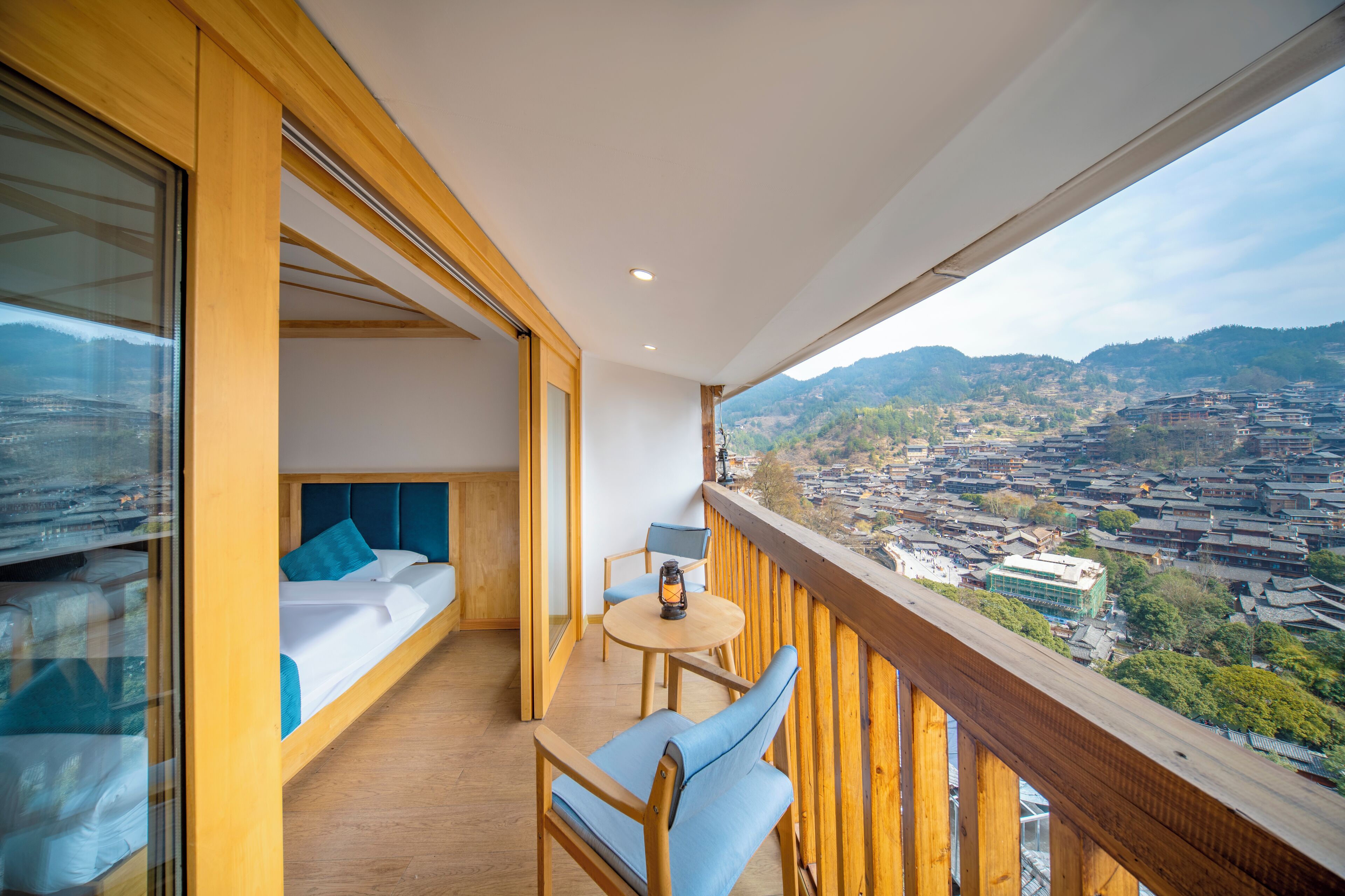 Xijiang Yunting Light Luxury Panoramic 3*