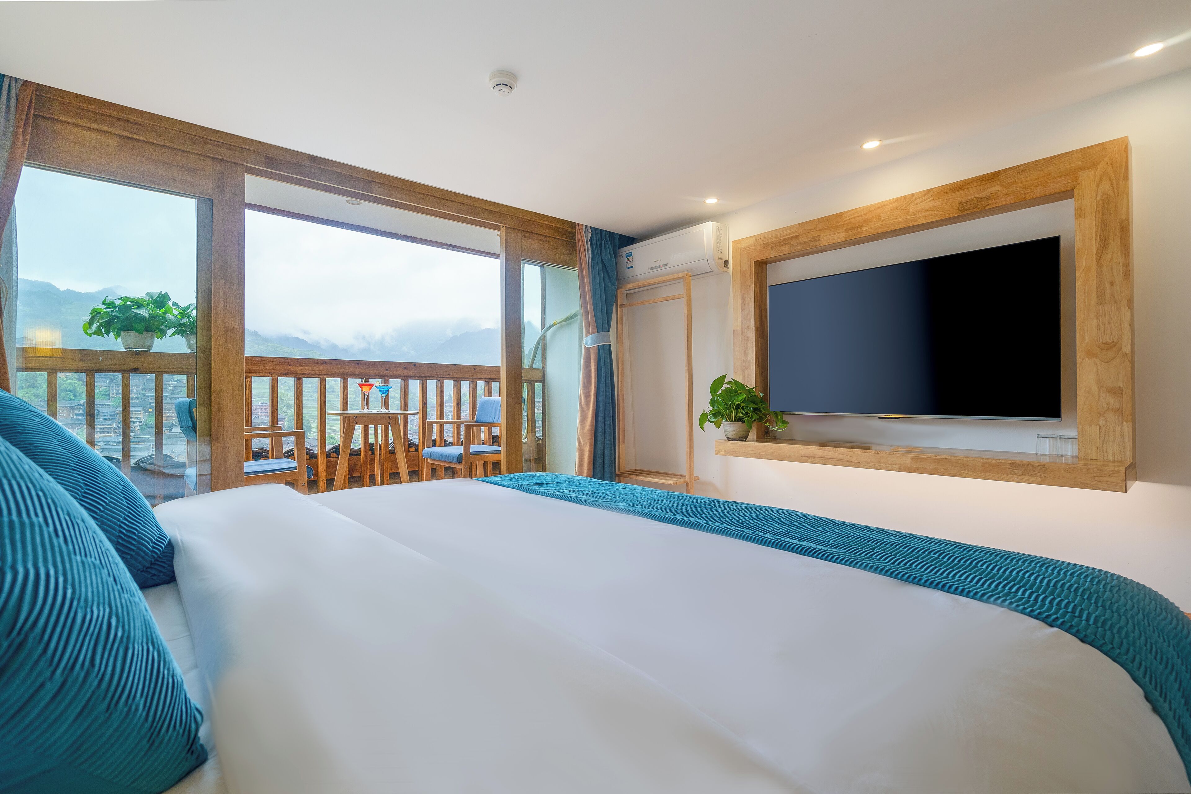 Xijiang Yunting Light Luxury Panoramic 3*