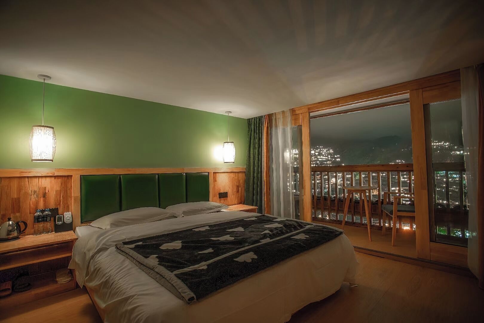 Xijiang Yunting Light Luxury Panoramic 3*