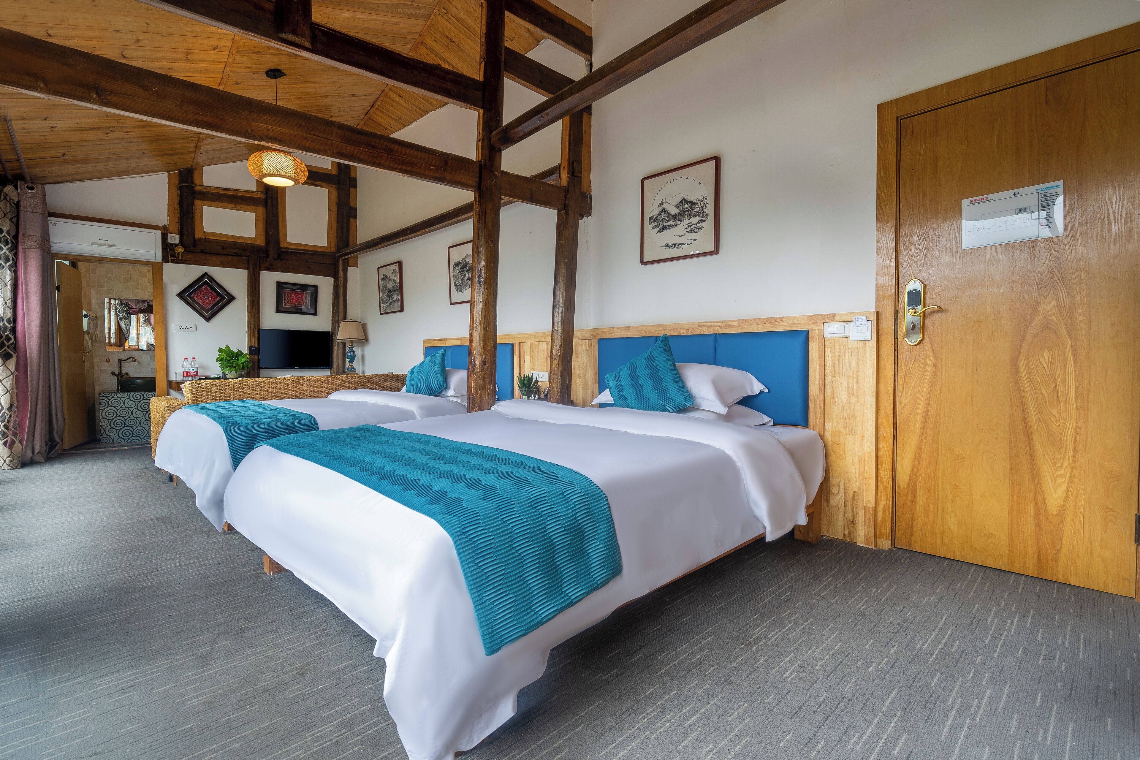 Xijiang Yunting Light Luxury Panoramic 3*