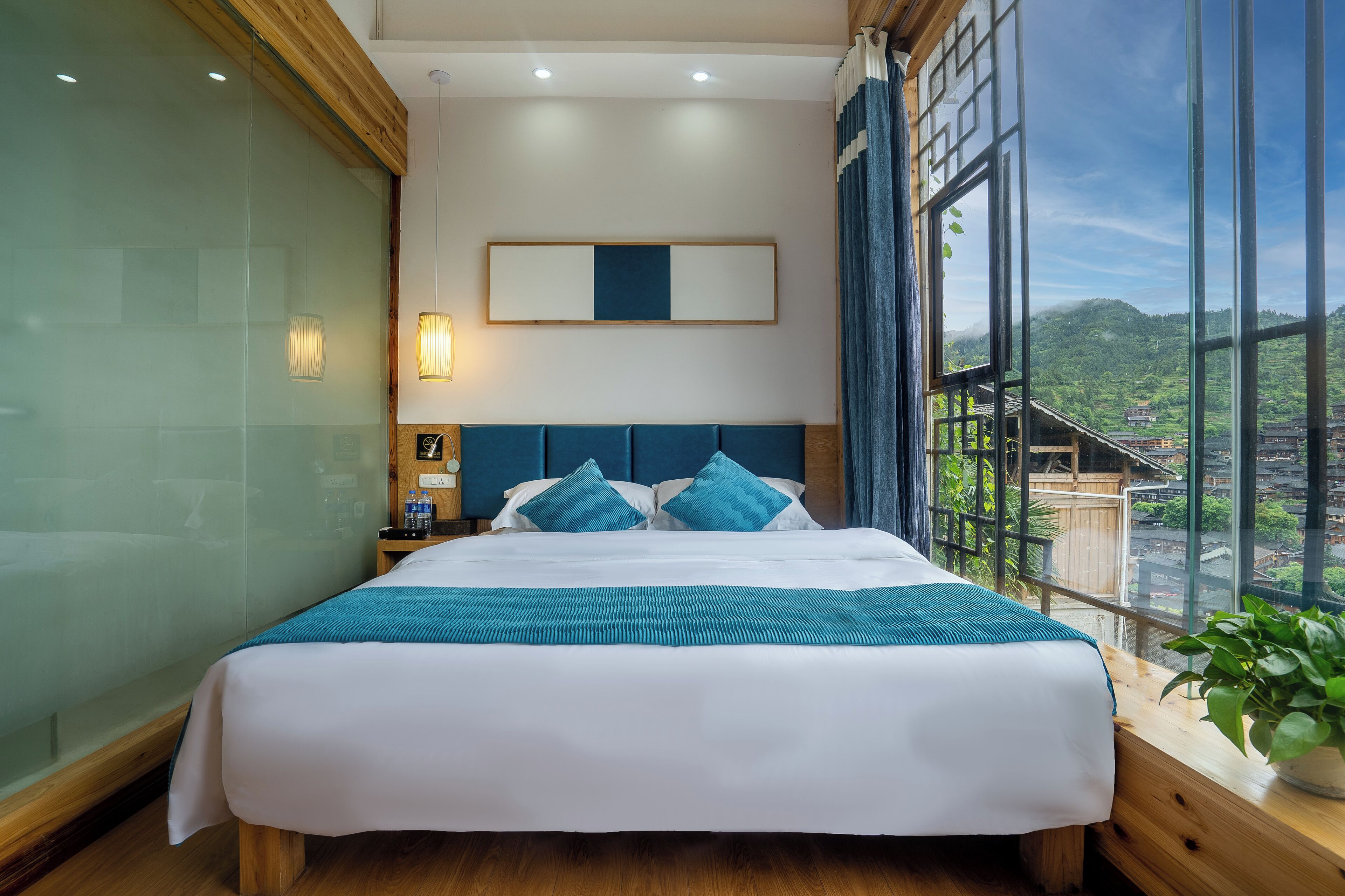 Xijiang Yunting Light Luxury Panoramic 3*
