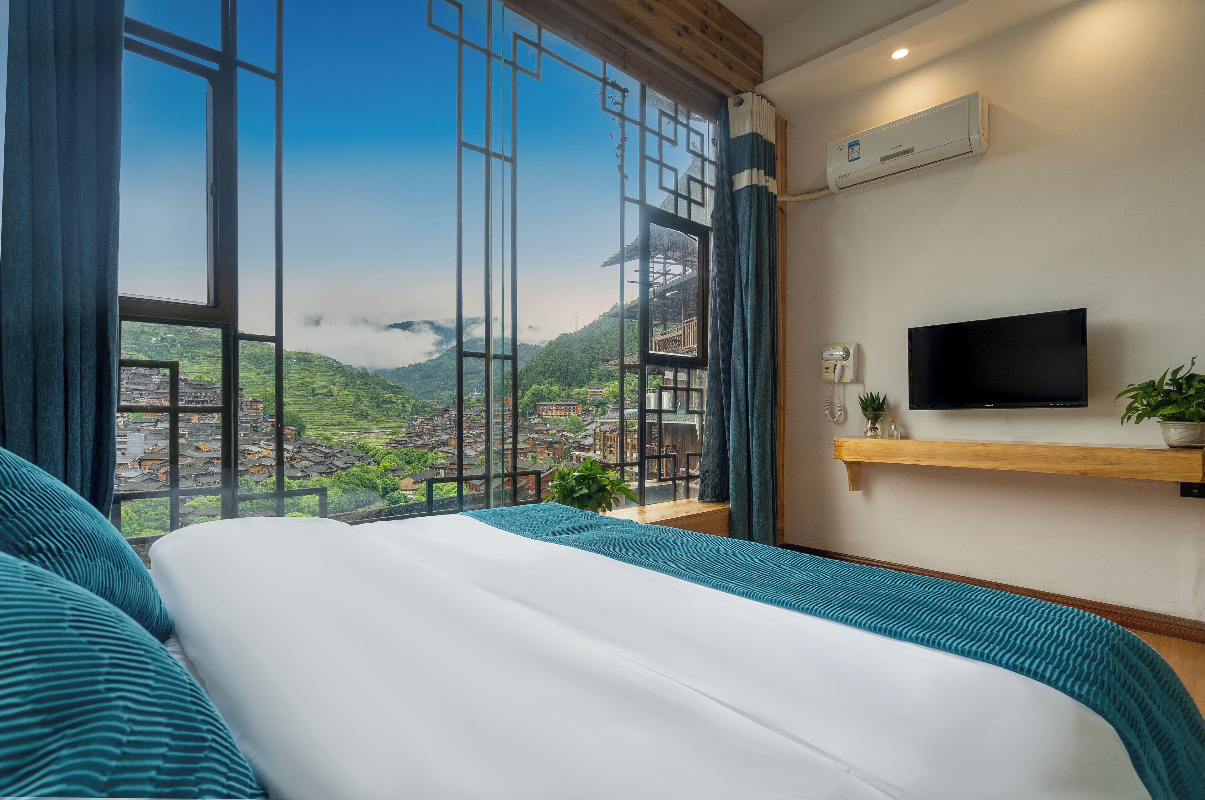 Xijiang Yunting Light Luxury Panoramic 3*