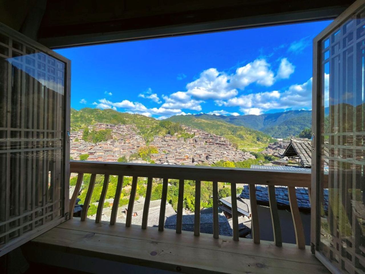 Xijiang Yunting Light Luxury Panoramic 3*