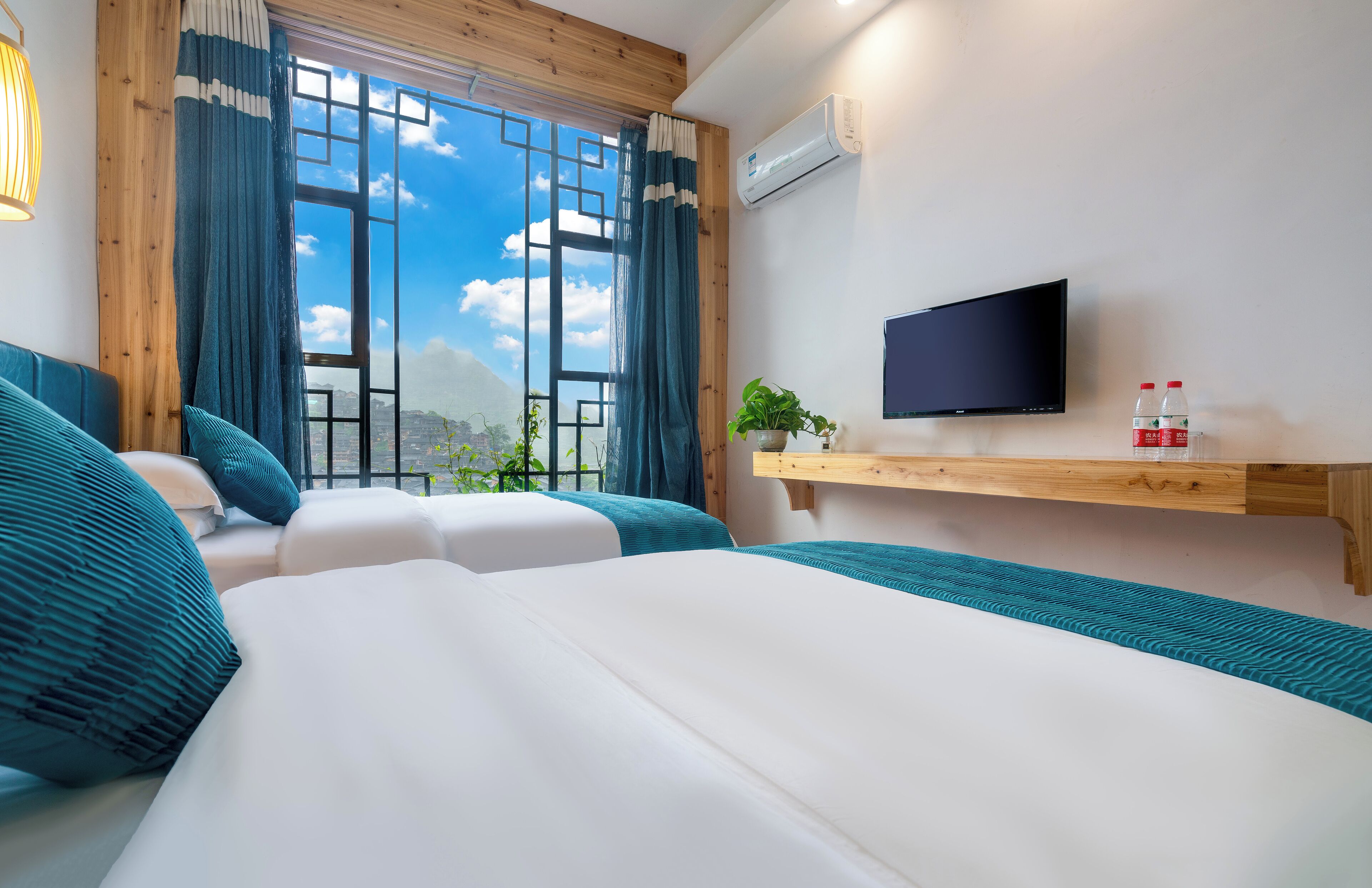 Xijiang Yunting Light Luxury Panoramic 3*