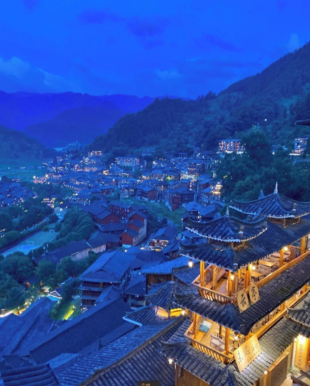 Xijiang Yunting Light Luxury Panoramic 3*