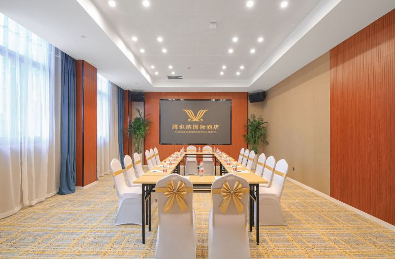 Vienna International Hotel (Yangzhou Yangzijiang South Road) 3*