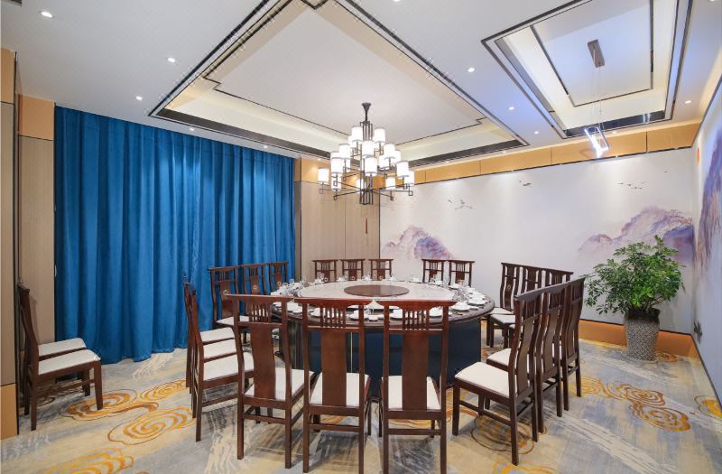 Vienna International Hotel (Yangzhou Yangzijiang South Road) 3*