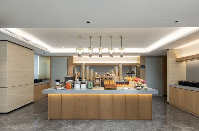 Atour Hotel Zhongshan Henglan Changxin Times Square 4*