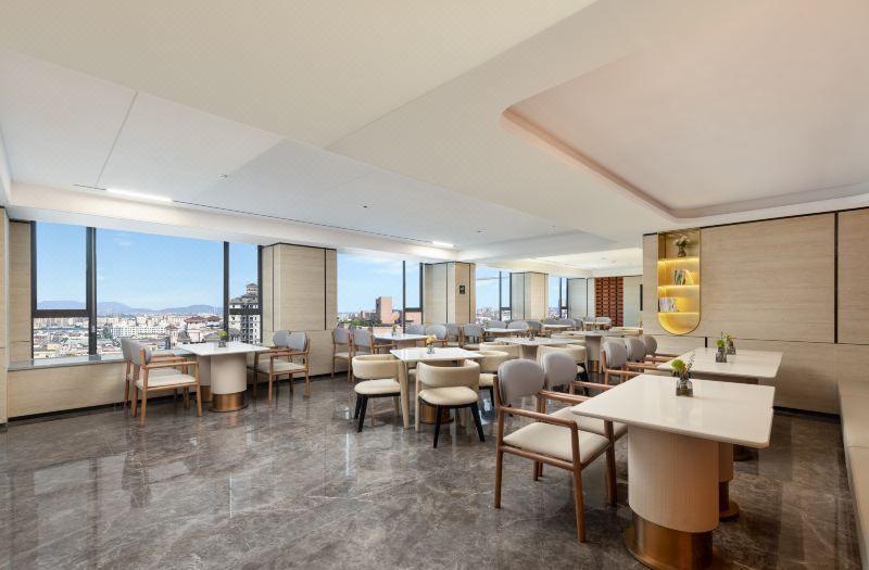 Atour Hotel Zhongshan Henglan Changxin Times Square 4*