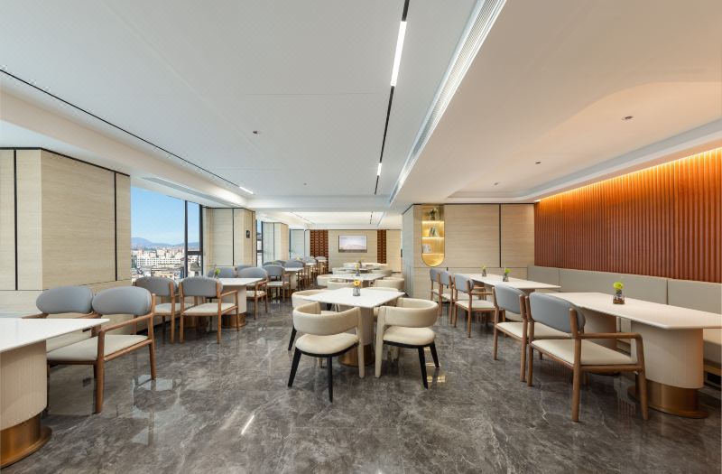 Atour Hotel Zhongshan Henglan Changxin Times Square 4*