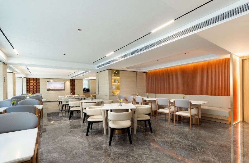Atour Hotel Zhongshan Henglan Changxin Times Square 4*