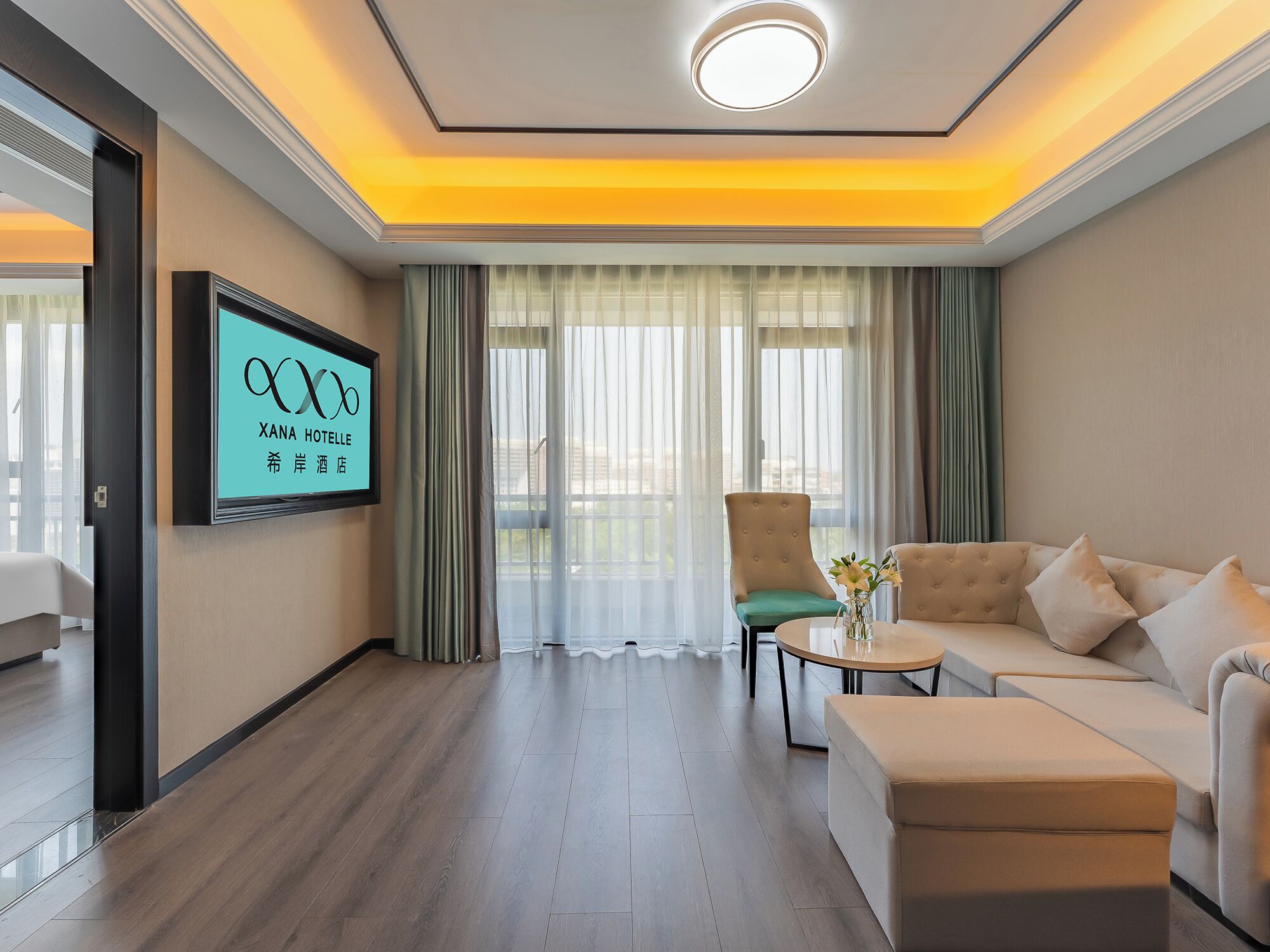 xana Hotel 3*