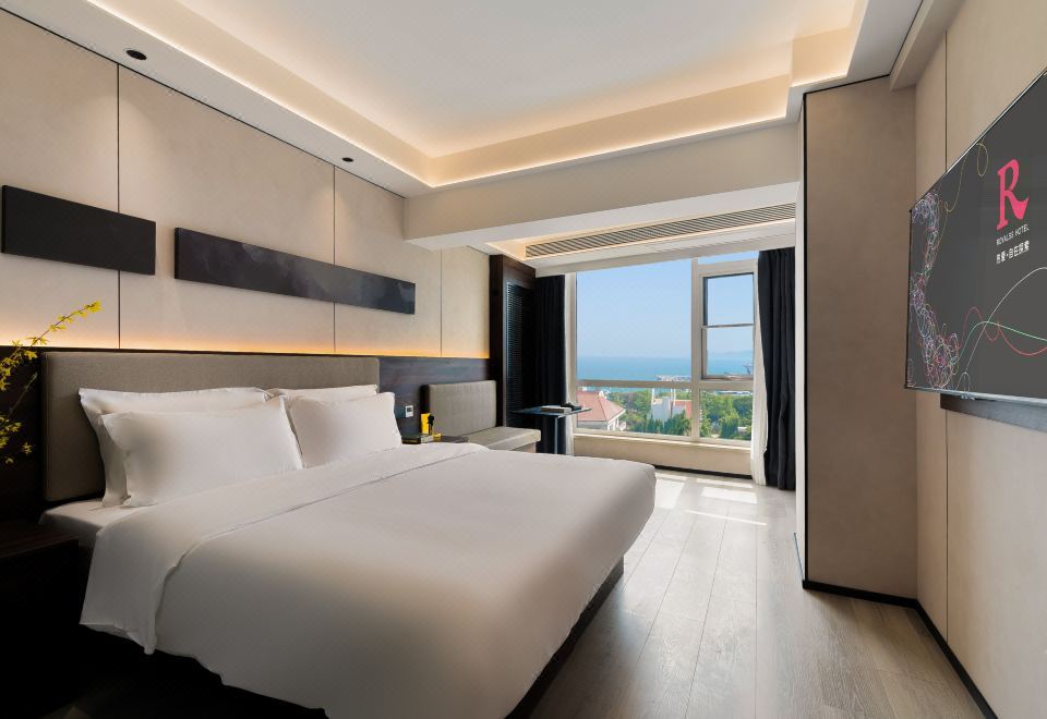 Meihao R Royalss Hotel (Qingdao Zhanqiao Railway Station Branch) 3*