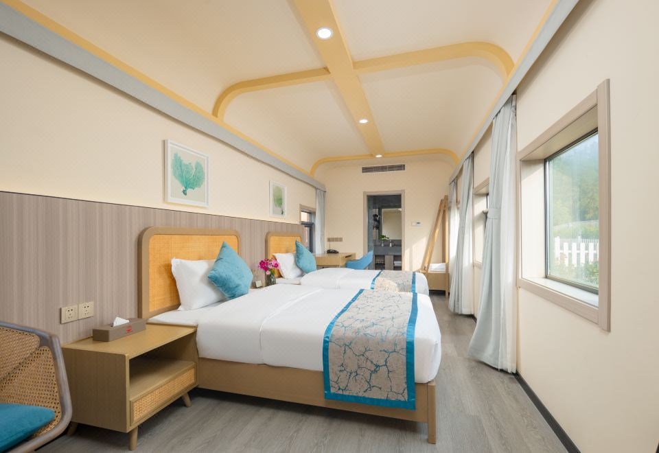 Floral Hotel·Time Train Hotel 3*