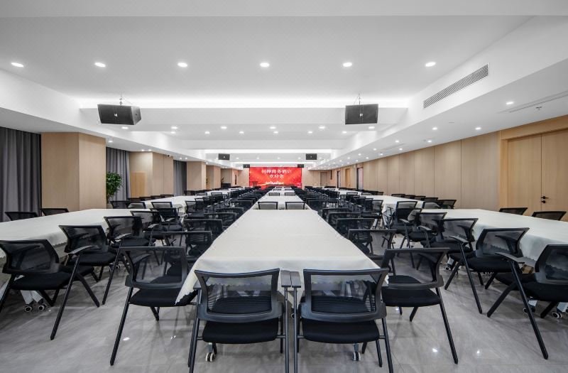 Tonghua Business Hotel (Science and Technology University) 3*
