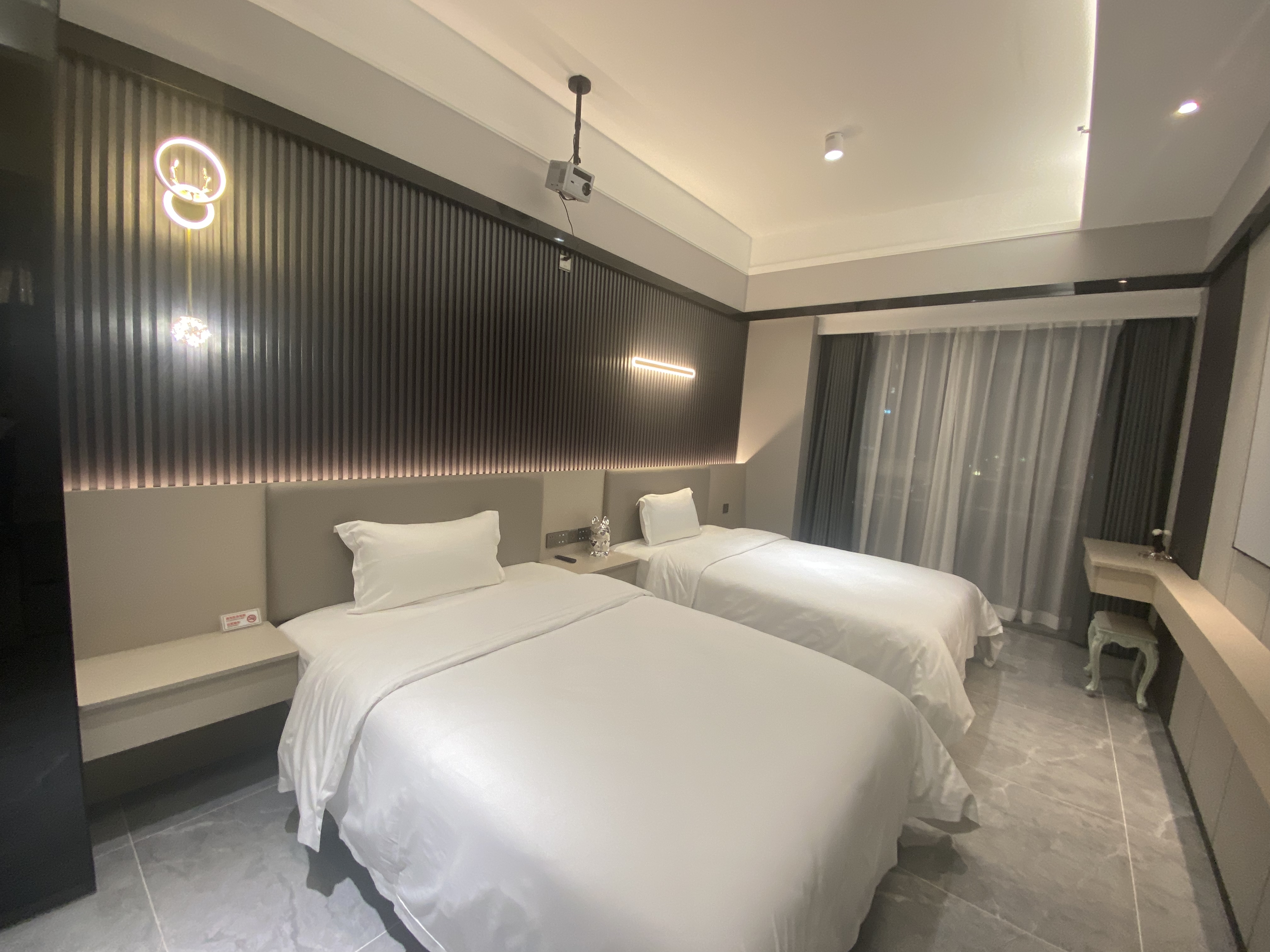 Dorman Enjoy Hotel 2*