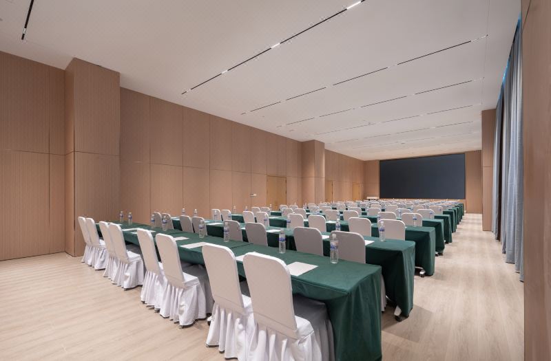 Elong Hotel (Qingdao West Coast Branch) 3*