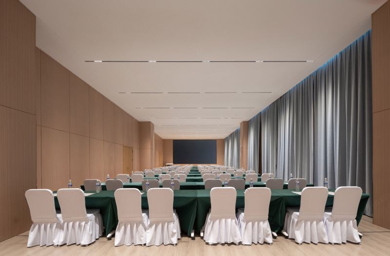 Elong Hotel (Qingdao West Coast Branch) 3*