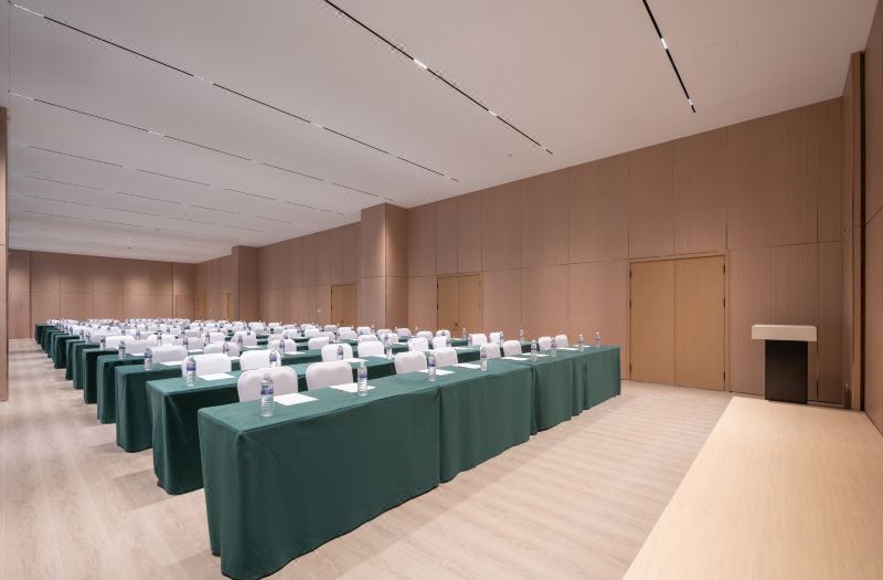 Elong Hotel (Qingdao West Coast Branch) 3*