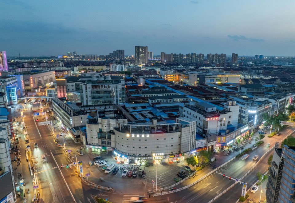 Changshu Shopping Mall Hotel 2*