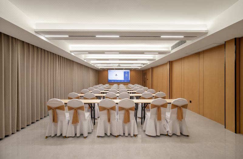 QIANNA HOTEL GLORIOUS (Dengfeng Songshan Scenic Area) 3*