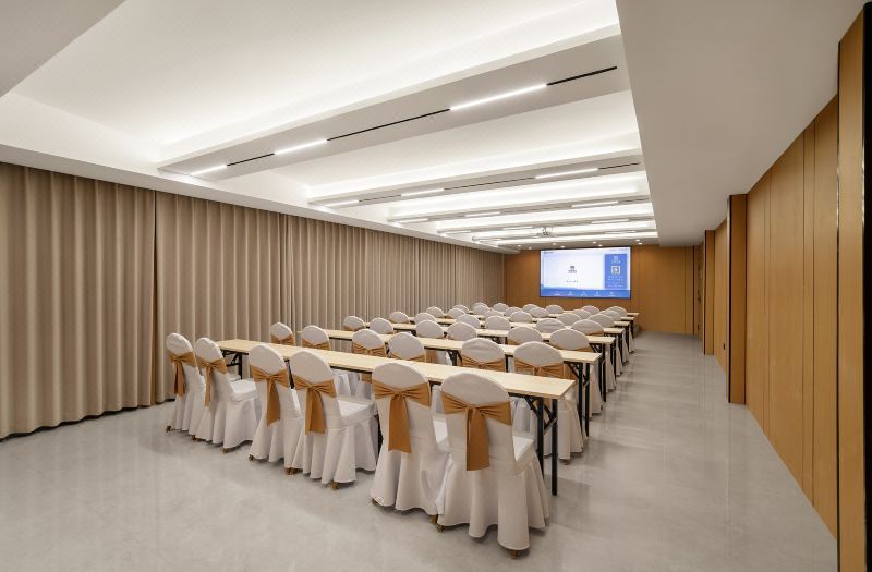 QIANNA HOTEL GLORIOUS (Dengfeng Songshan Scenic Area) 3*