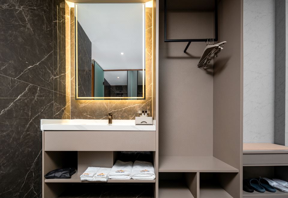 Xinan Anbang Business Hotel 3*