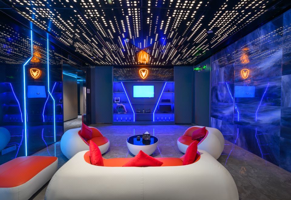 Yueta H E-sports Hotel 2*