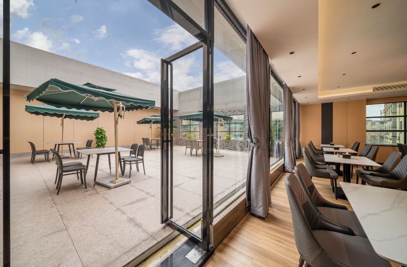 Eisman International Hotel 3*