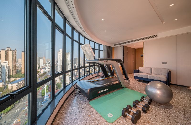 Eisman International Hotel 3*