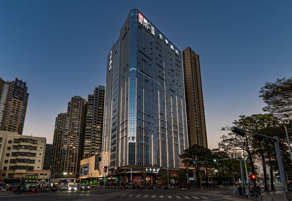 JI Hotel Shenzhen Yantian Road Subway Station Hotel 3*