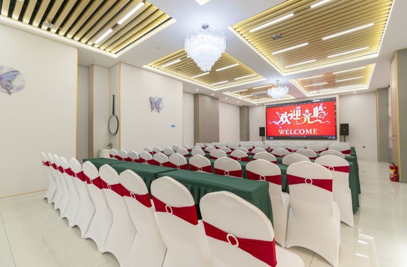 Licheng Ruixuan Hotel 3*