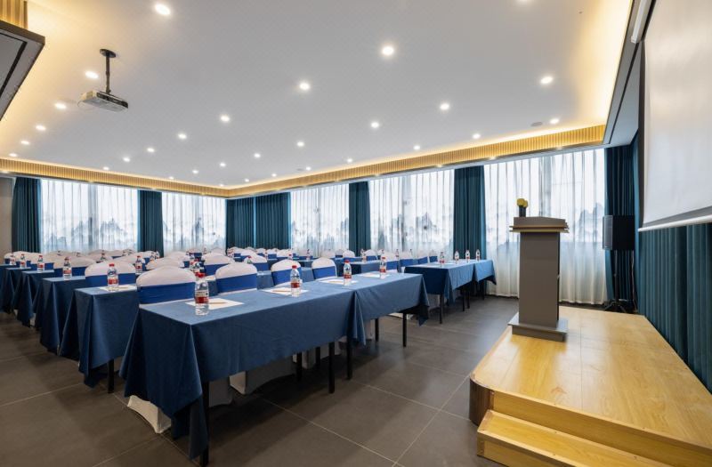 Yaduo Hotel (Hengdian Film and Television City Huating Night Market) 3*